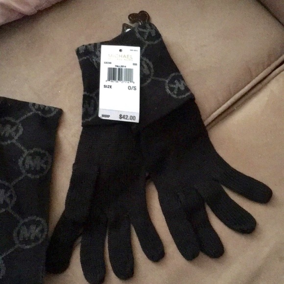 Michael Kors scarf set NWT - Picture 6 of 7